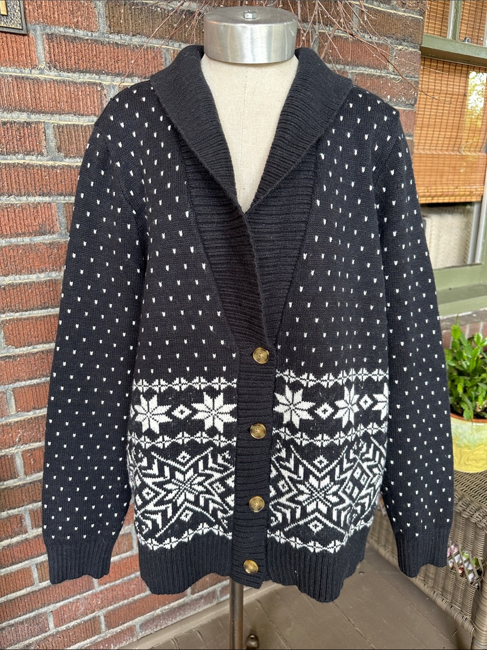 Lands' End black/white shawl collar fairisle Snowflake cardigan sweater. Size XL